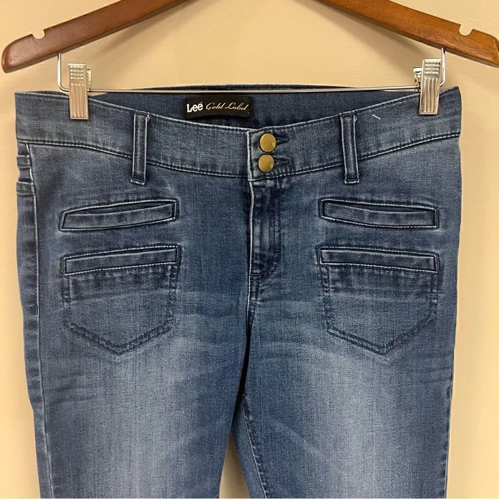 Lee gold label flared jeans.  Size 6